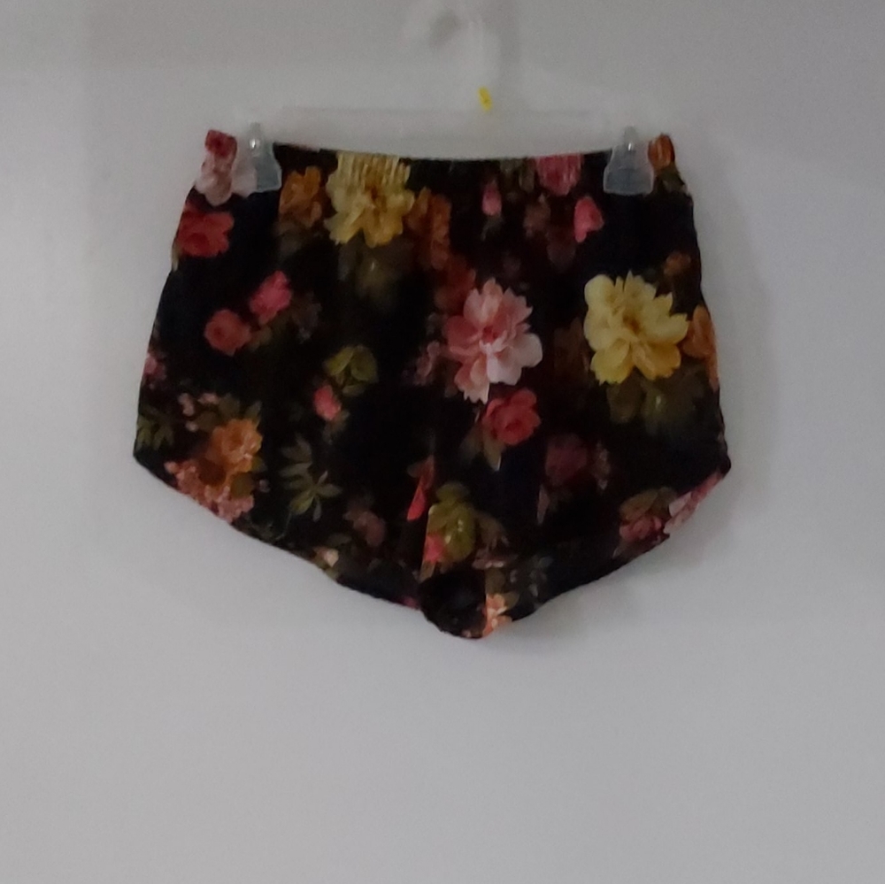 🌷3for$20!🌷floral shorts